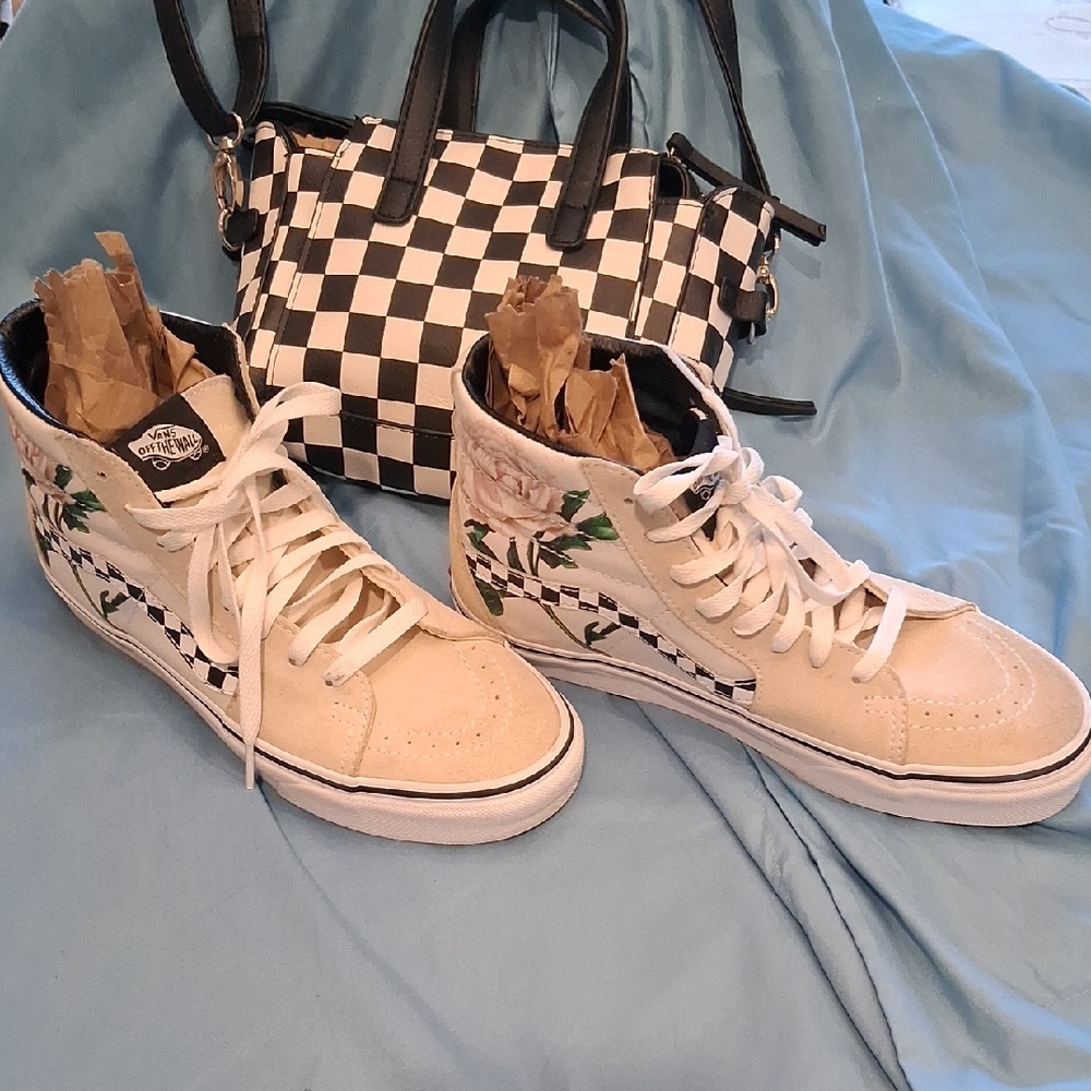 Vans Women's High-Top Sneakers - Cream Floral Crossbody Bag Included